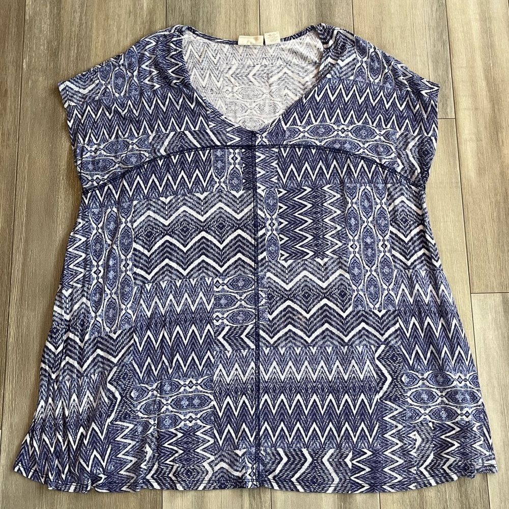 Beacon Cove Abstract Pattern V-Neck T-shirt 1X